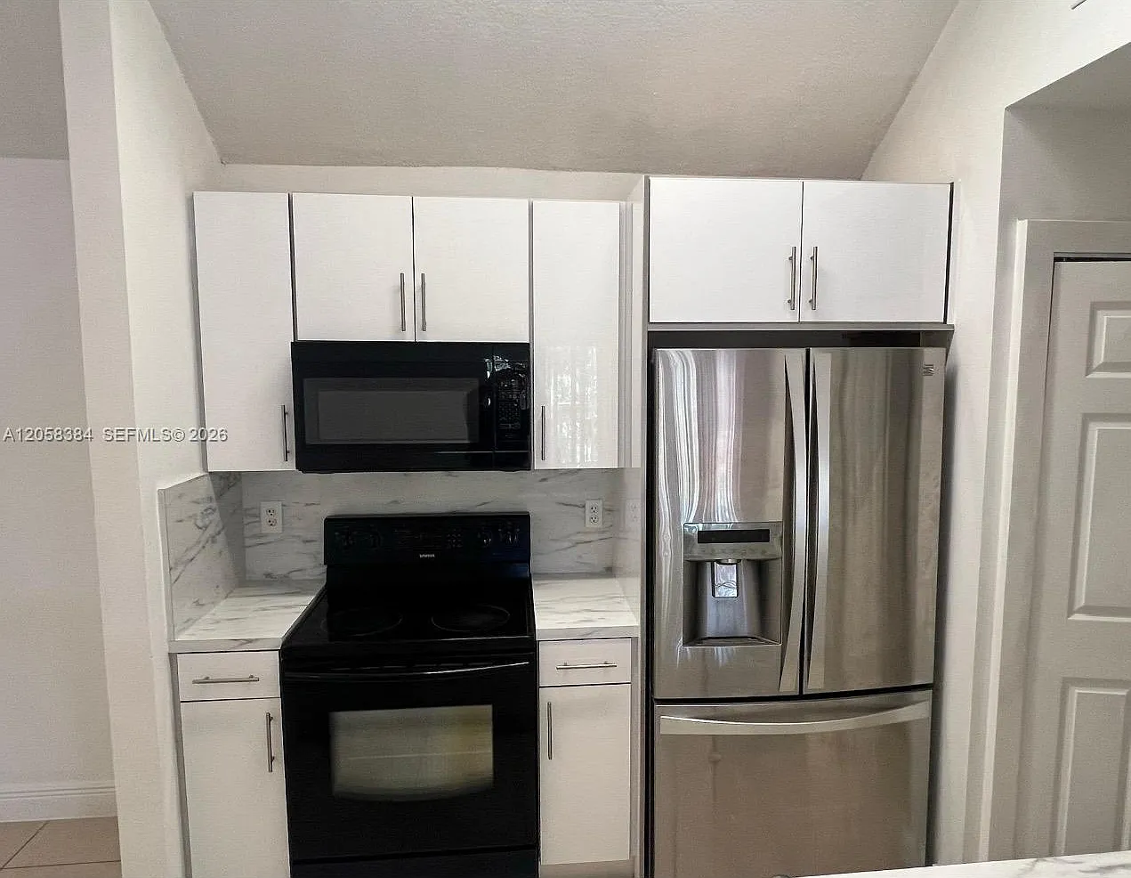 Royal Palm Place — Photo 2