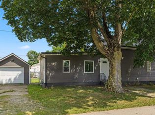 206 W County Line Rd, Wolcottville, IN 46795