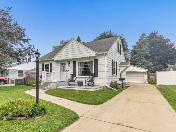 1033 Royal Blvd, Green Bay, WI 54303