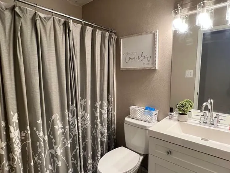 4864 W 18th Ln — Photo 7