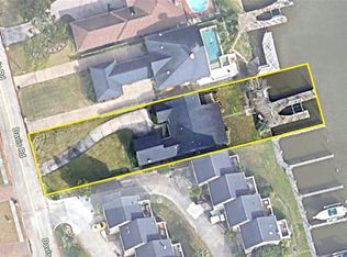 900 Davis Rd, League City, TX 77573