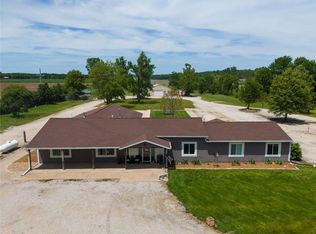 2507 Sand Creek Rd, Ottawa, KS 66067