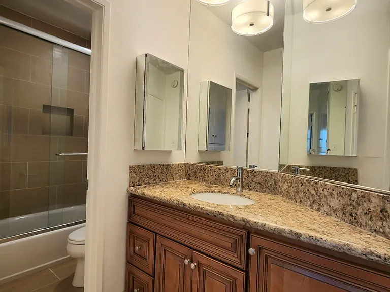 12340 Rochester Ave — Photo 33