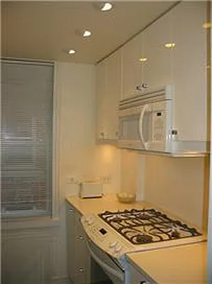 Sold by Metropolitan Res. Partners | media 2