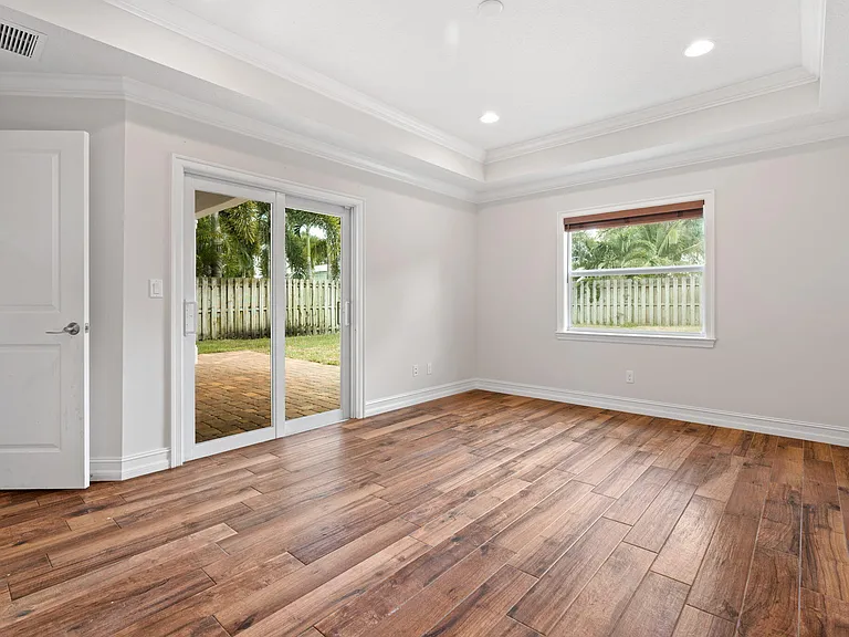 17735 Carver Ave — Photo 16