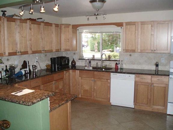 2nd image of 321 SE 13th Ct