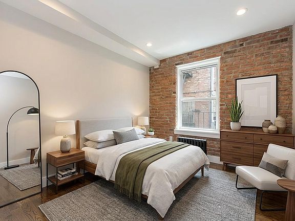 5th image of 72 Carmine St APT 3E