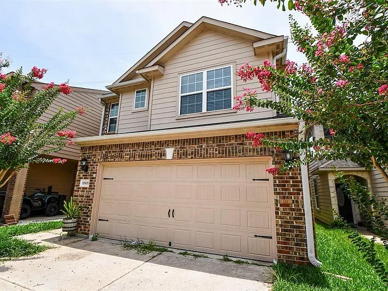 10909 Panther Ct SW — Photo 2