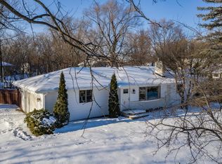 6036 Eden Prairie Rd, Minnetonka, MN 55345