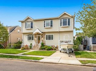 693 Minnie Pl, Secaucus, NJ 07094