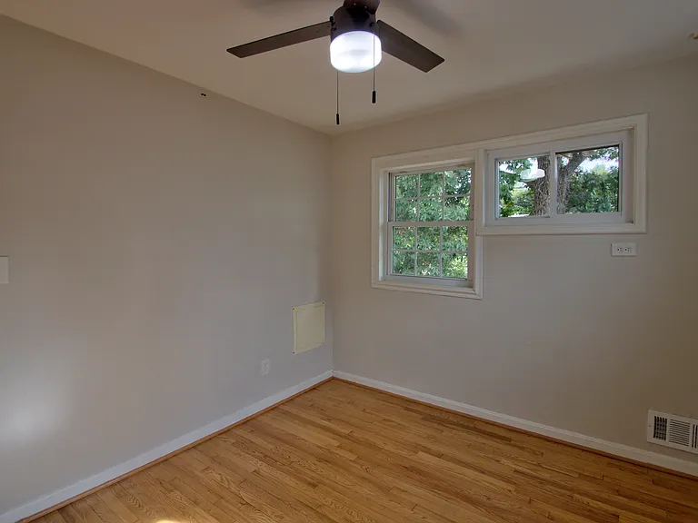 505 Nassau St — Photo 14