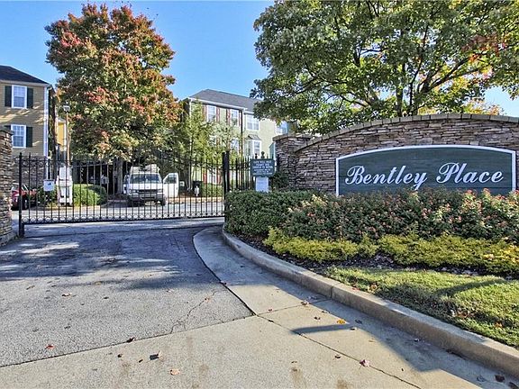 2nd image of 313 Bentley Pl #313