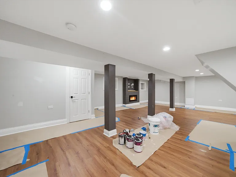 8326 S Luella Ave — Photo 24