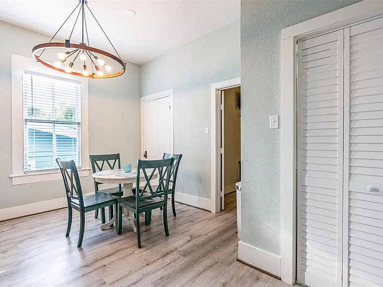 1208 Avenue K — Photo 11