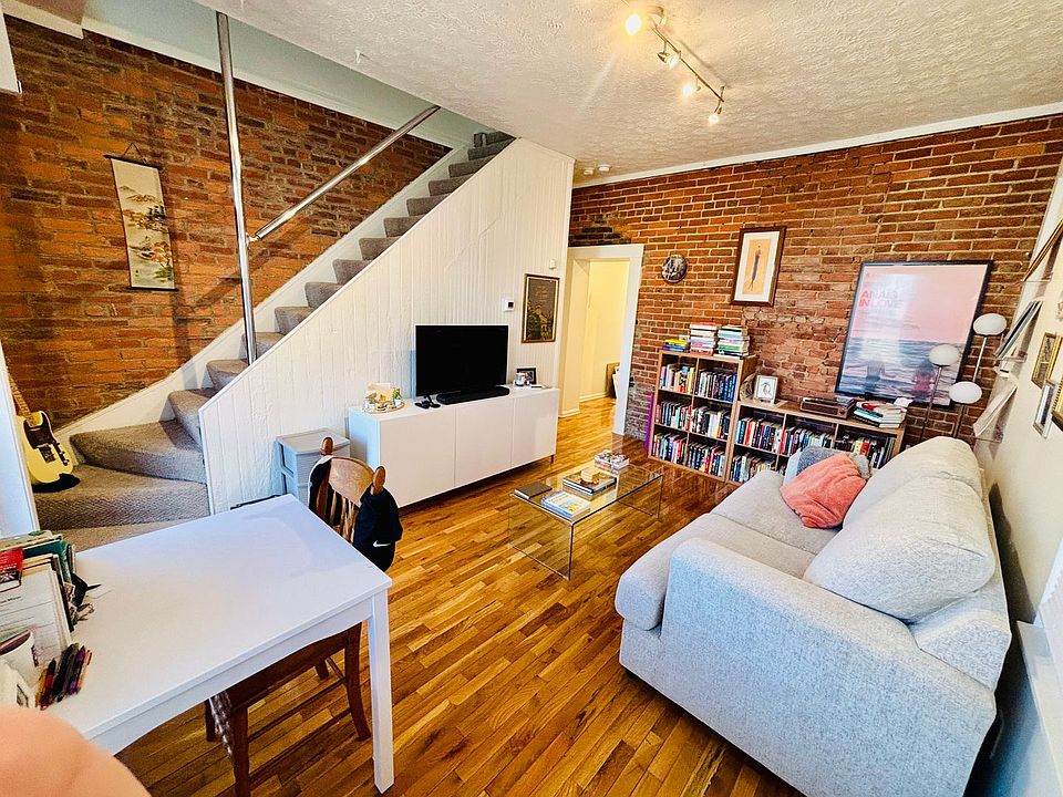 1st image of 310 E Blenkner St #310