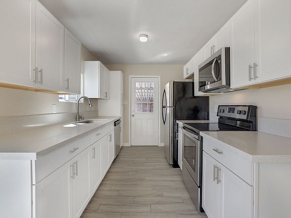 5th image of 1115 Darmak Dr