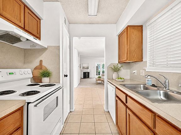 3rd image of 1515 Sandy Springs Rd #3001