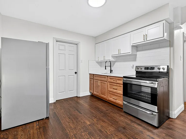 8033 Busiek Ave — Photo 7
