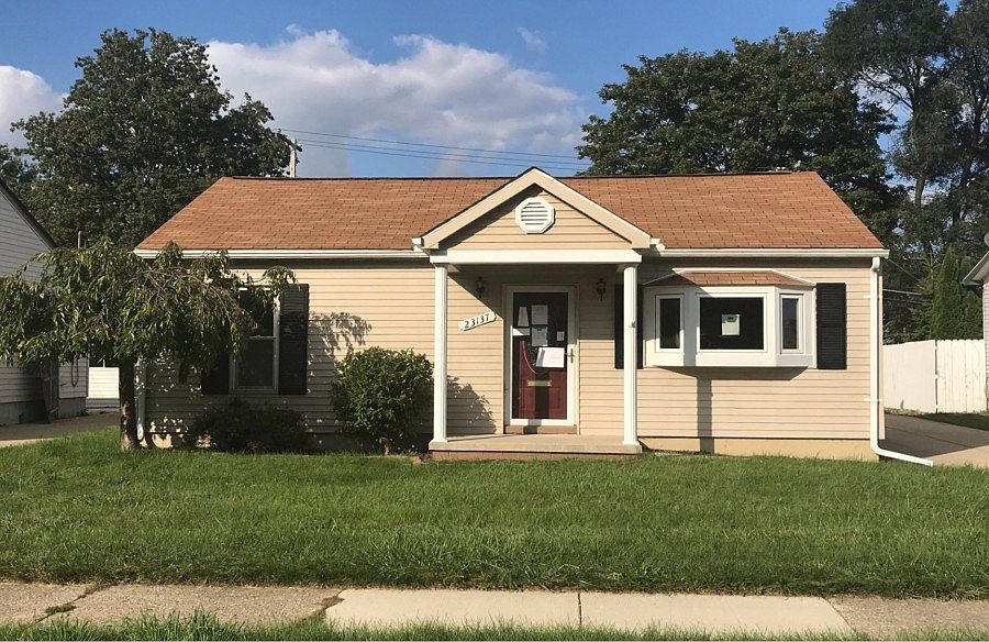 1st image of 23137 E 13 Mile Rd
