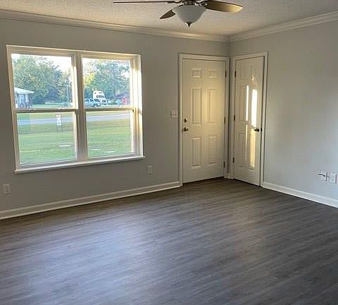 4th image of 1240 Nixon Dr