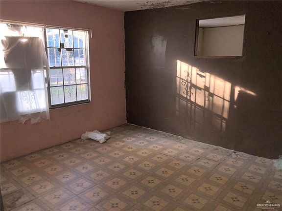 3rd image of 305 Erma Ave