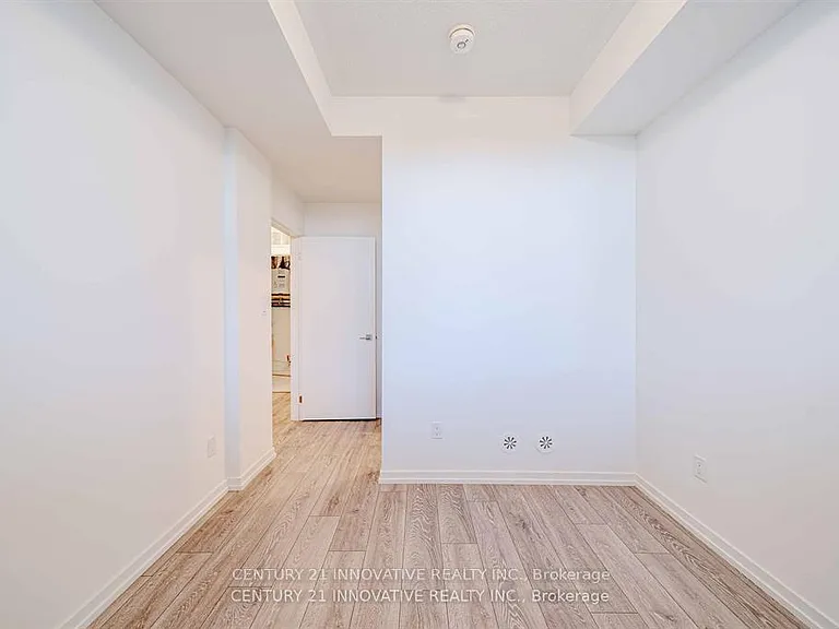 16 Lytham Green Cir #10 — Photo 34
