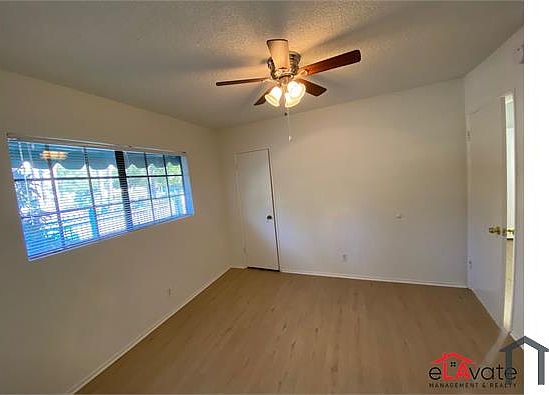 4th image of 11820 Chandler Blvd