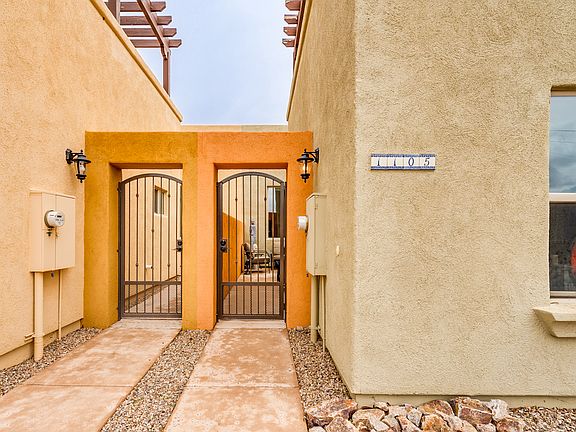 2nd image of 1105 Lombard Way