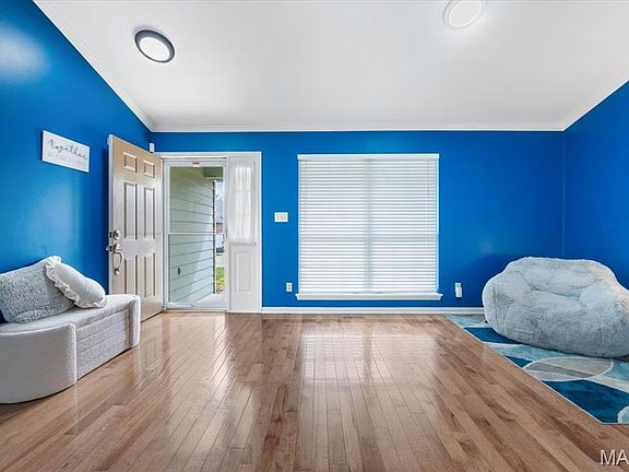4th image of 3903 Triple Crown Dr