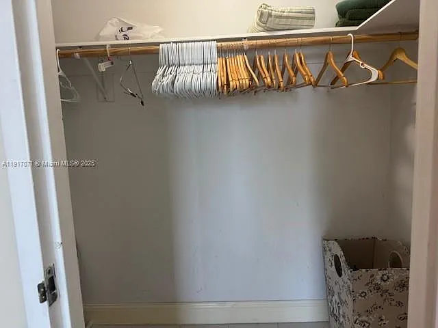 5401 Collins Ave #931 — Photo 32