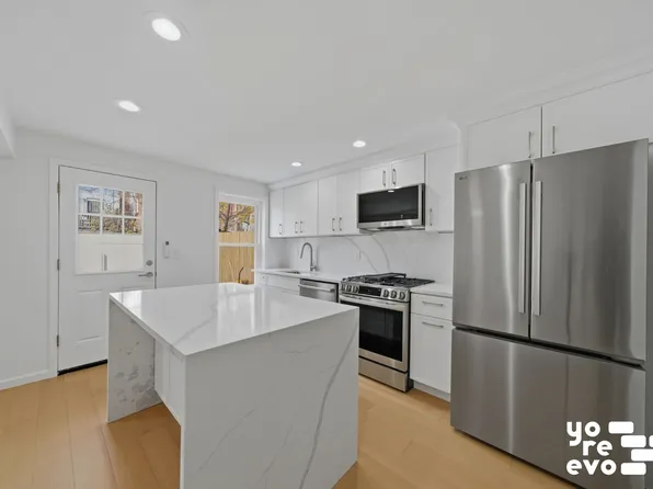 22-66 29th Street image 4 of 11