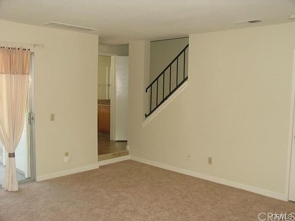 5th image of 84 Allenwood Ln