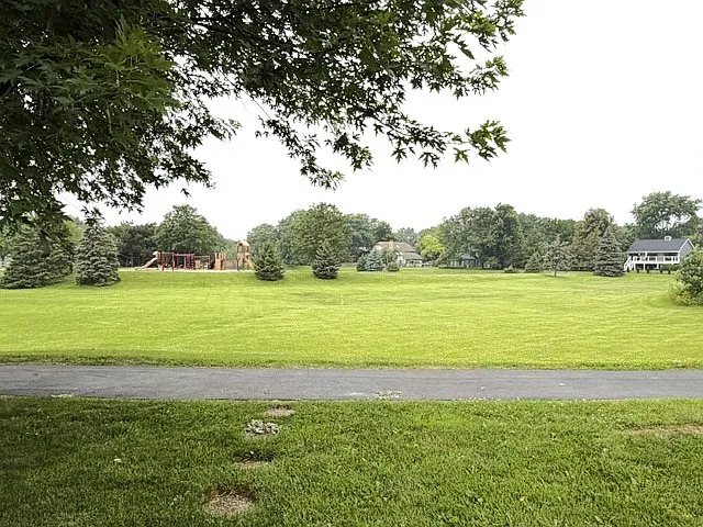 6582 Tealwood Dr — Photo 18