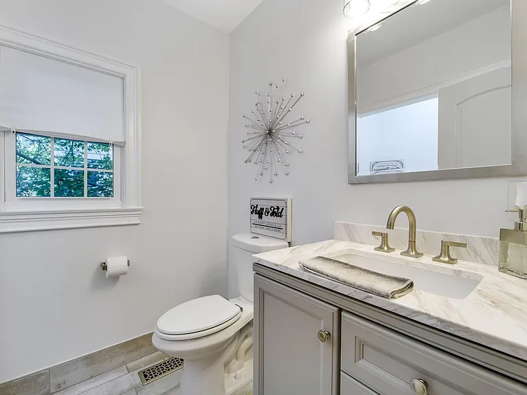 275 S Michigan Ave #1 — Photo 11
