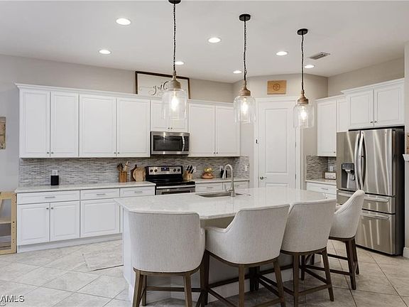 5th image of 12756 Astor Pl
