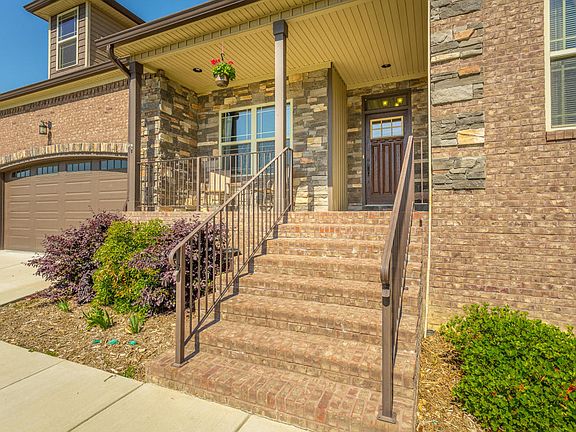 5th image of 724 Soaring Eagle Cir