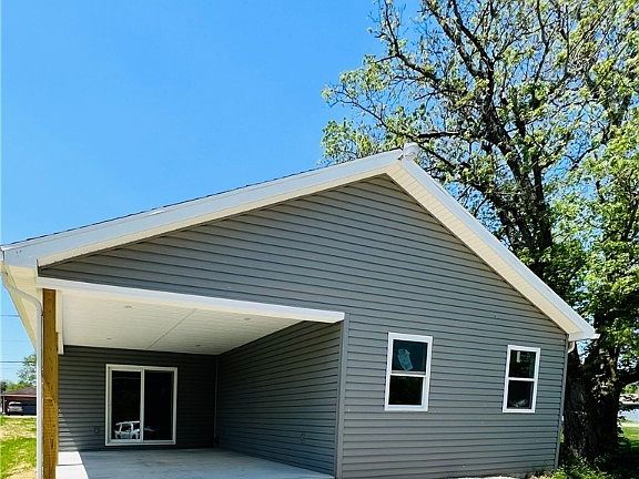 2nd image of 126 Potters Ln