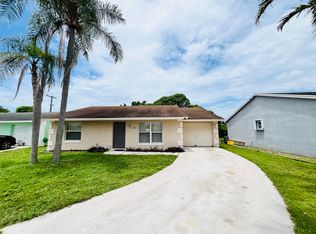 5855 Timber Valley Dr, Lake Worth, FL 33463