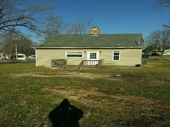 5th image of 114 W Depot St