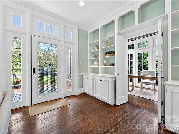 5th image of 506 Hermitage Ct