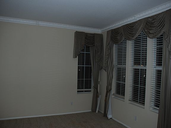 5th image of 14143 Parkwood Ave