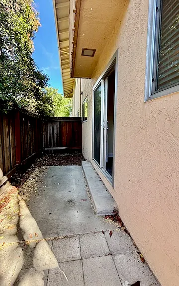 1733 Lacassie Ave #7 — Photo 10