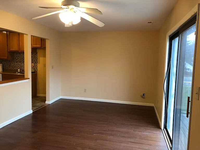 4220 Birchwood Ct — Photo 7