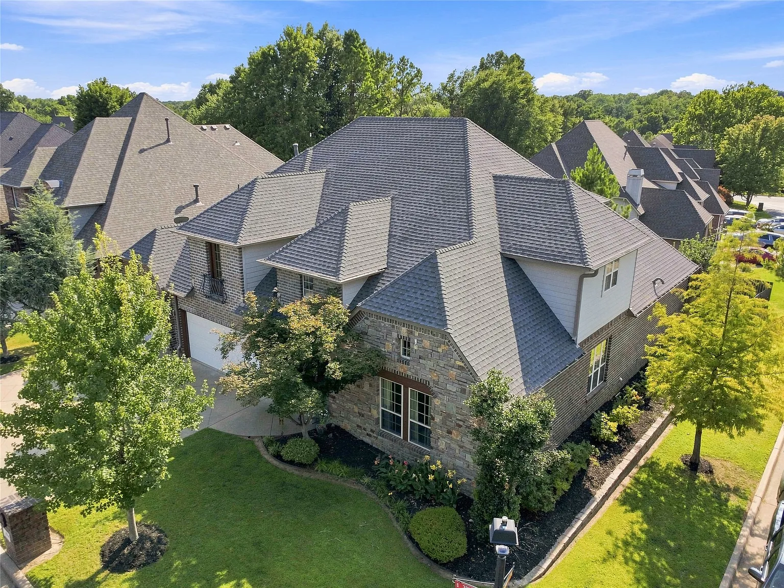 5 bed, 3.5 bath, 4373 sqft, $4,200 — Photo 3
