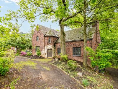 137 Mayfair Dr, Pittsburgh, PA, 15228