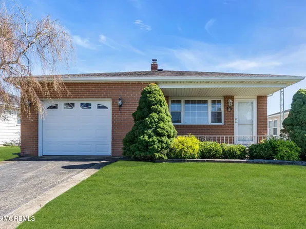 77 Pirogue Street, Toms River, NJ 08757
