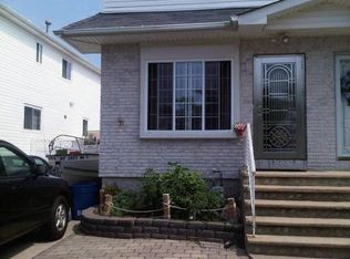 89 Winfield St, Staten Island, NY 10305