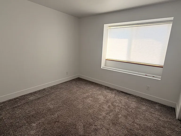 1210 Creekwood Ct — Photo 16