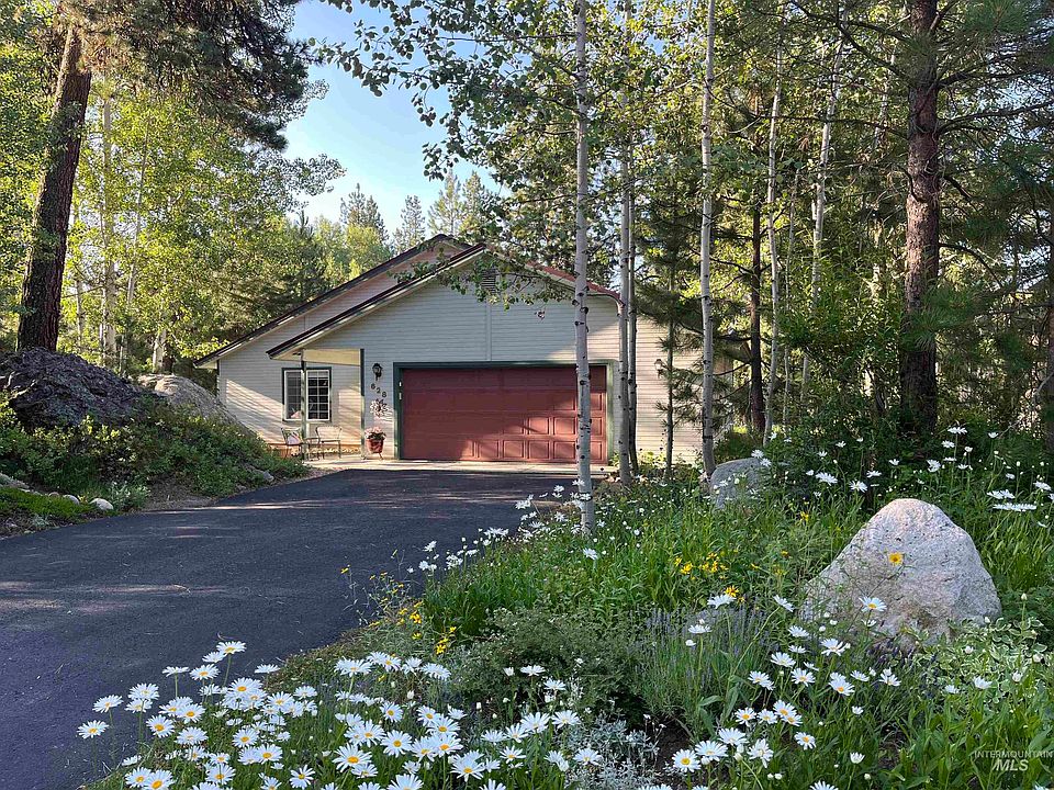 1st image of 628 Woodlands Dr