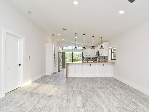 3rd image of 8161 Pelican Harbour Drive